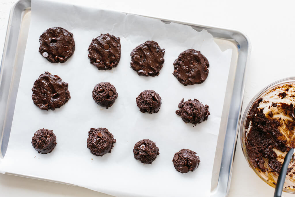 These gluten-free, paleo-friendly mint double chocolate cookies are rich, decadent and highly addictive. They're firm on the outside and lusciously soft on the inside.