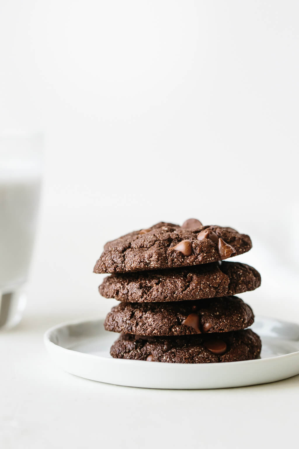 These gluten-free, paleo-friendly mint double chocolate cookies are rich, decadent and highly addictive. They're firm on the outside and lusciously soft on the inside.