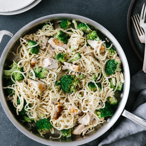 (gluten-free, dairy-free, paleo) This parsnip noodle chicken alfredo is 100% gluten-free and dairy-free. It's a healthier take on the classic chicken alfredo that's absolutely delicious.